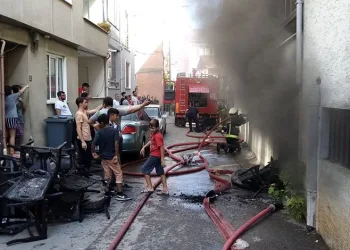 Bursa’da apartmandaki yangın korkuttu