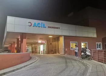 Almanya’dan gelen kardeşini bıçakladı