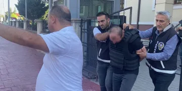 Sakarya’da eşini defalarca bıçaklayan cani koca tutuklandı