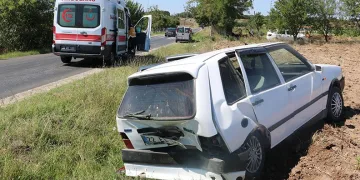 Edirne’de 2 otomobilin çarpışması sonucu 4 kişi yaralandı