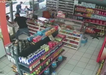 Müşterilerin korkulu rüyası marketçi, hastaneye yatırıldı