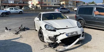 Antalya’daki kazada sürücü ölümden döndü