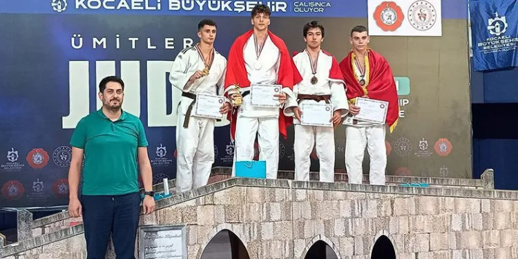 Balkan Şampiyonası’nda Çifte Başarı