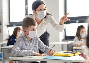 Okullarda maske takılacak mı? Bakan Özer’den açıklama