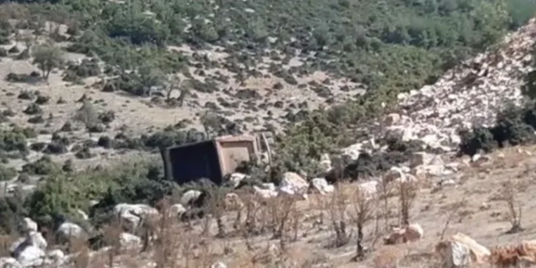 Bursa’da hafriyat kamyonu uçurumdan yuvarlandı