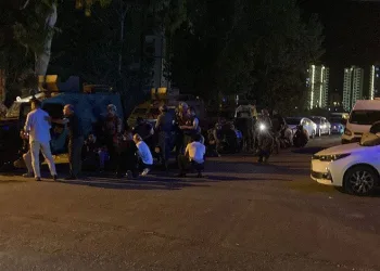 Mersin’de polis noktasına bombalı araçla saldırı