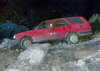 Antalya’da şarampole devrilen otomobilin sürücüsü hayatını kaybetti