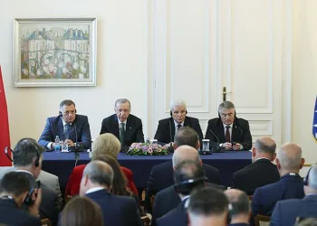 İki ülke arasında kimlik kartıyla seyahat