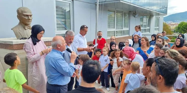 Bursa’da öğrenciler sınıflarını kura ile seçti