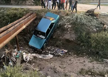 Kayseri’de babasının arabasını alan çocuk kanala düştü