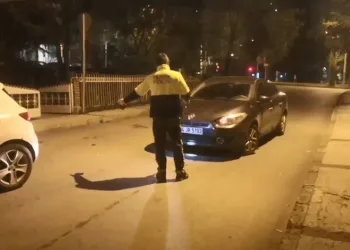 Bursa’da uygulama noktasında polisten kaçtı