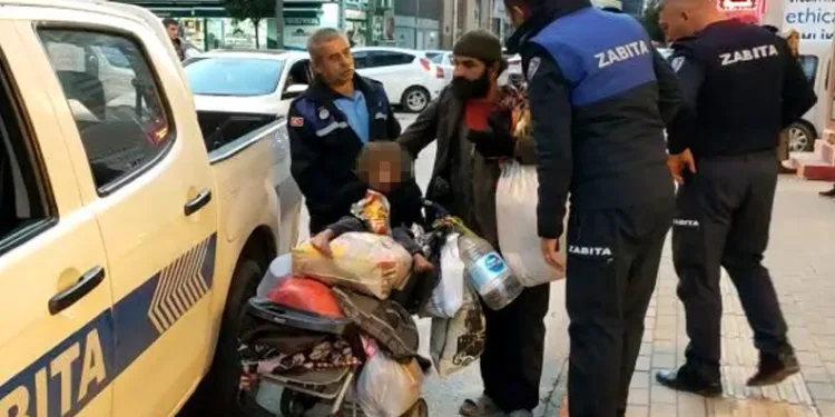 Bursa’da dilenci zabıtaya bıçak çekti
