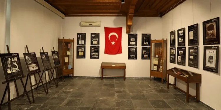 İnegöl’de Atatürk’ün hayatını anlatan sergi
