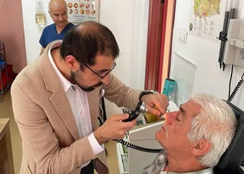 50 yıldır burnunda mermiyle yaşadı