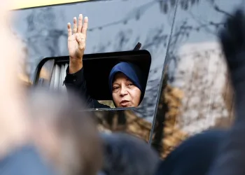 İran’ın eski liderinin kızı tutuklandı