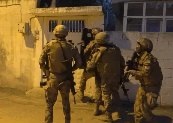 Adıyaman’da zehir tacirlerine şafak baskını