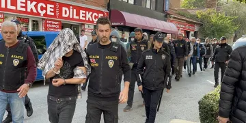 Eskişehir’de fuhuş operasyonunda yakalananlar adliyede