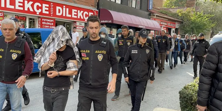 Eskişehir’de fuhuş operasyonunda yakalananlar adliyede