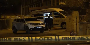 Düğünde bıçak ve silahlı kavga