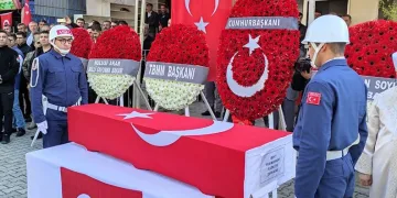 Şehit Uzman Çavuş, son yolculuğunda uğurlandı