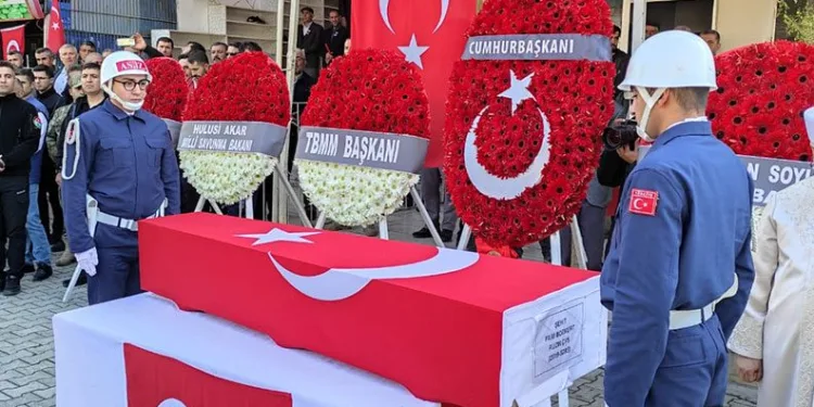 Şehit Uzman Çavuş, son yolculuğunda uğurlandı