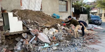 İstanbul Ümraniye’de bahçe duvarı çöktü: 1 kişi yaralı