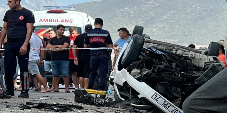 Dede ve torunu feci kazada öldü