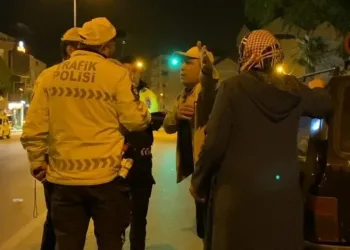 Bursa’da polisin sürücü ile imtihanı