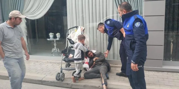 Bursa’da vatandaş ihbar etti, zabıtaya direndi