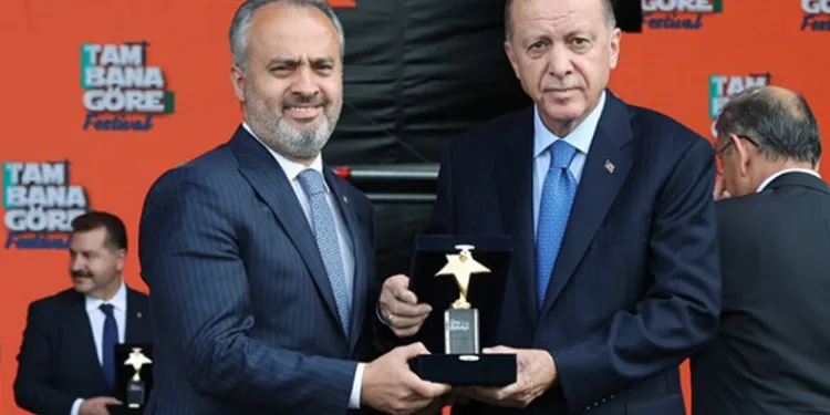 Cumhurbaşkanı Erdoğan’dan Bursa’ya burs ödülü