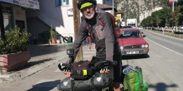 İtayla’dan Türkiye’ye bisikletle geldi