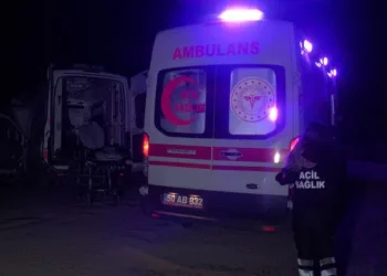 İçerisinde hasta olan ambulansı kaçırdı