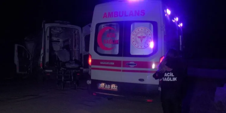 İçerisinde hasta olan ambulansı kaçırdı