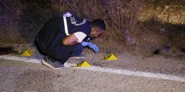 Kasığından vuruldu sürünerek polise sığındı
