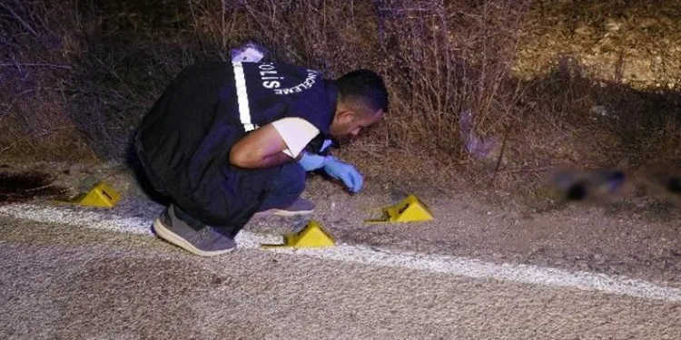 Kasığından vuruldu sürünerek polise sığındı