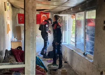 Bursa polisinden metruk binalara operasyon