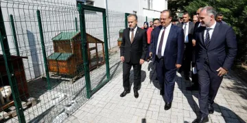İnegöl’de okula hayvan sahiplendirildi