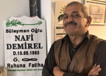 Rüyasından etkilenip mezar taşını yaptırdı