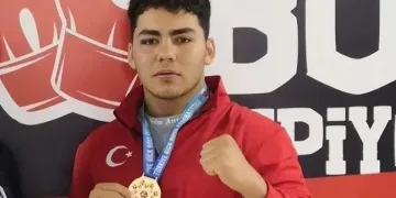 Türkiye şampiyonu sporcu kazada yaşamını yitirdi