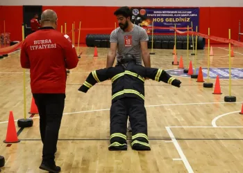 Bursa’da itfaiyeci adaylarına dayanıklılık testi