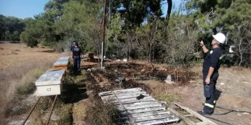 Hırsızların kestiği kablo ormanı yakıyordu