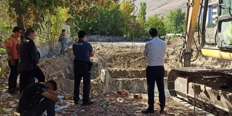 Okul temeline altın gömüldü iddiası