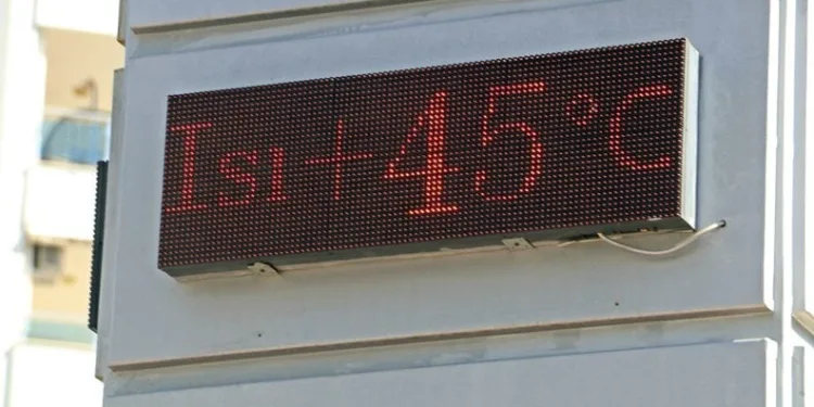 Antalya’da termometreler 45 dereceyi gördü