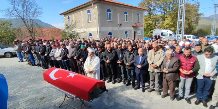 Maden şehidi Yasin Çelik toprağa verildi