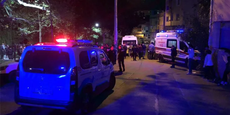 Bursa’da baba ve 2 oğlu parkta bıçaklandı