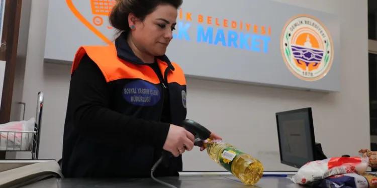 Gemlik’teki bu markette para geçmiyor