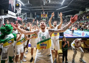 Frutti Extra Bursaspor: 88 – Anadolu Efes: 86