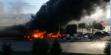 Kocaeli’de petrol firmasında yangın