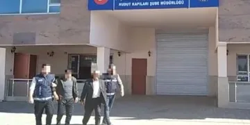 Van’da göçmen kaçakçıları tutuklandı