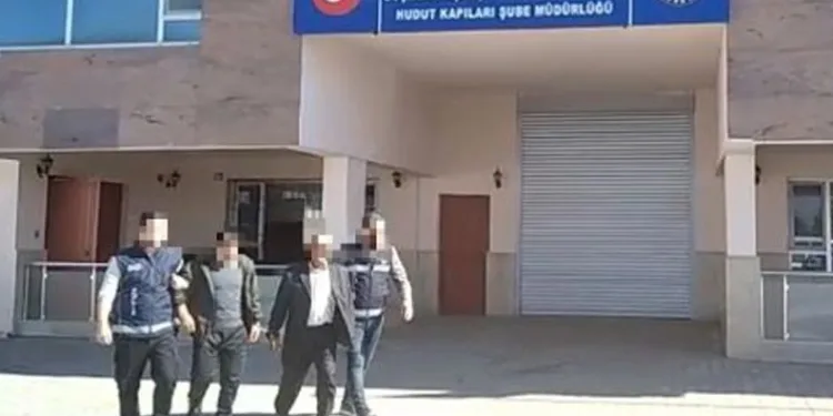 Van’da göçmen kaçakçıları tutuklandı
